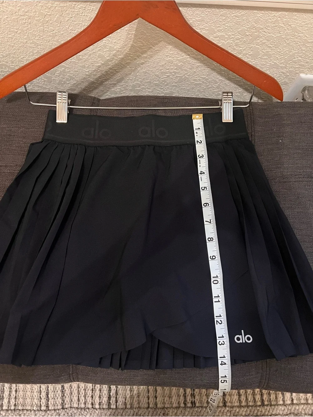 ALO Yoga Aces Tennis Pleated Skirt Black XS excellent condition